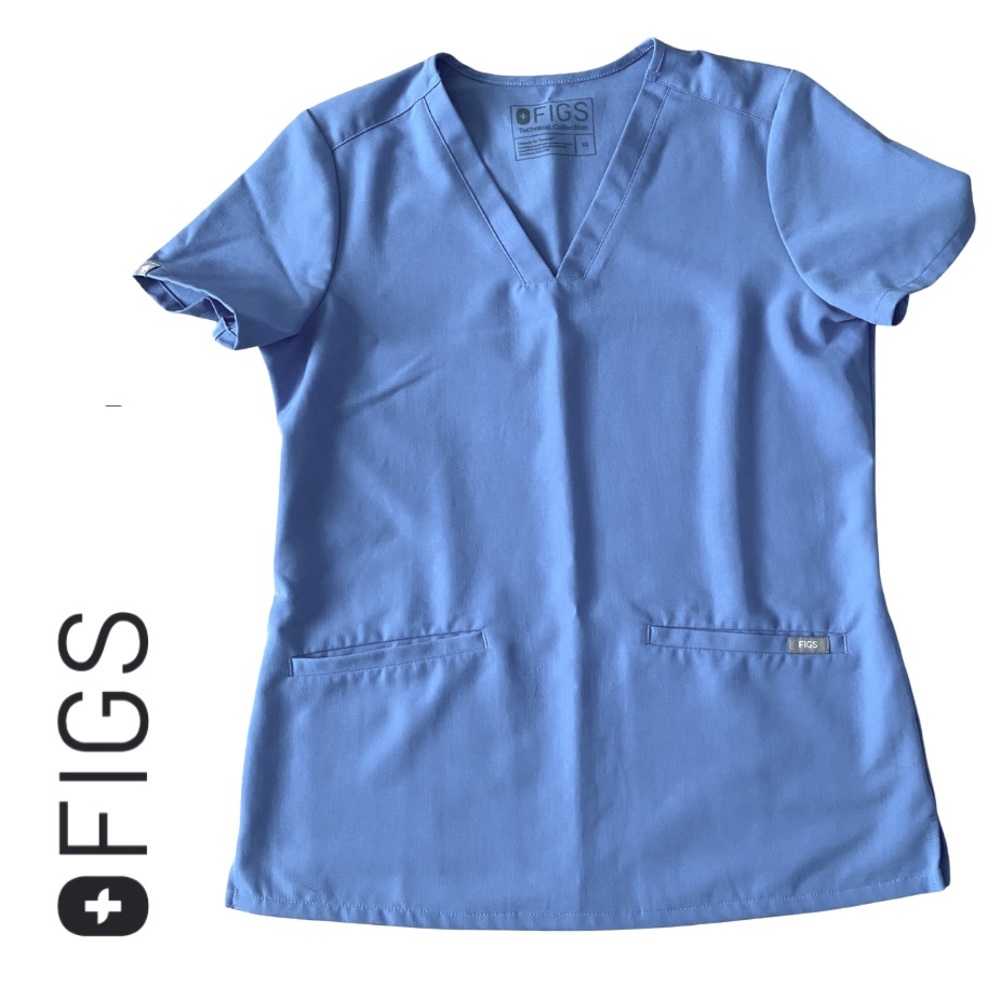 COPY - FIGS Casma™ Three-Pocket Scrub Top XS